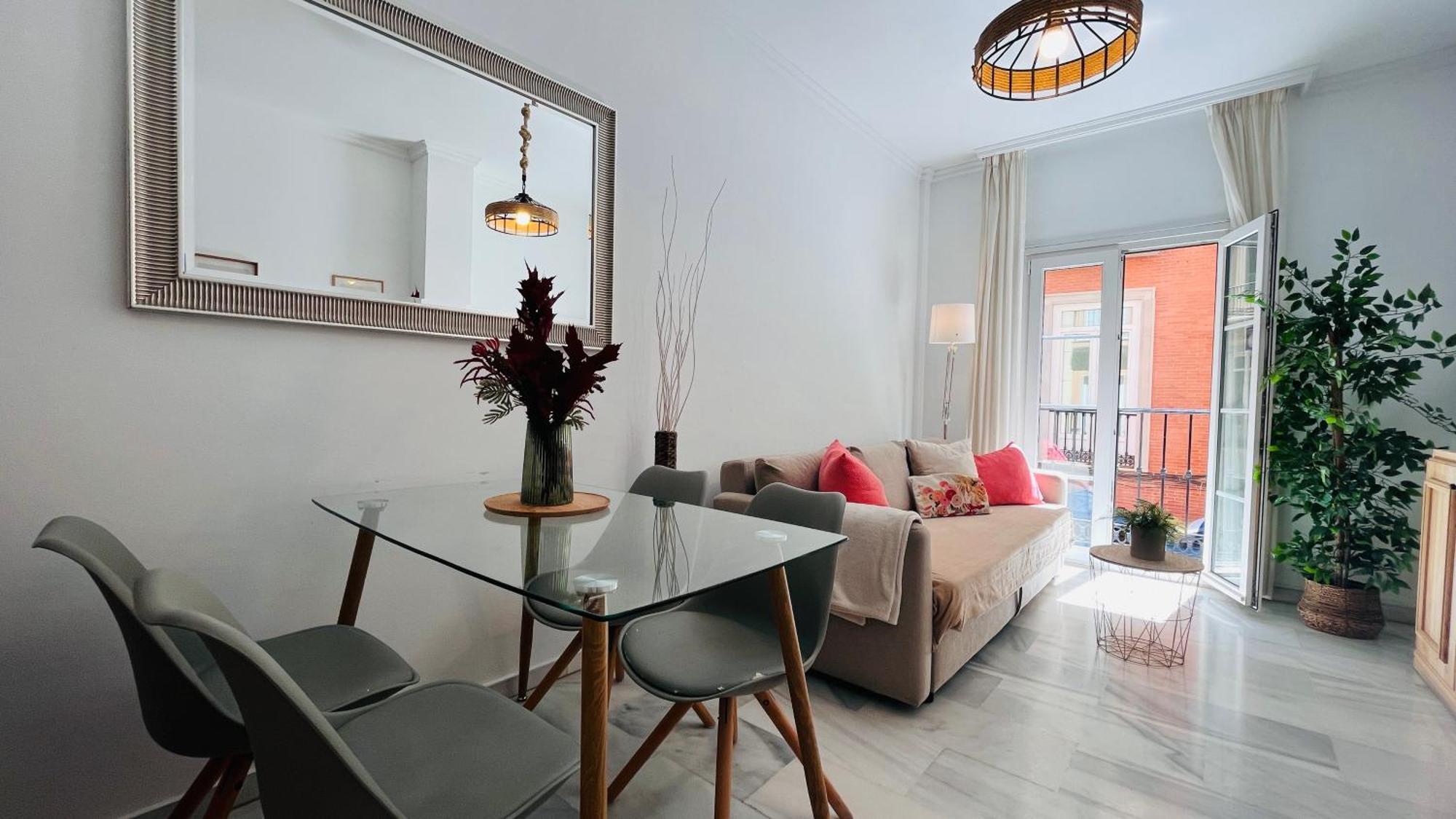Homely Malaga Atarazanas Екстериор снимка